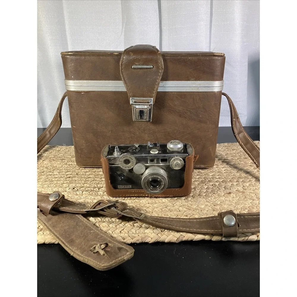 Argus C3 Black Range Finder 35mm Camera f/3.5 50mm Argus Cintar Lens Untested